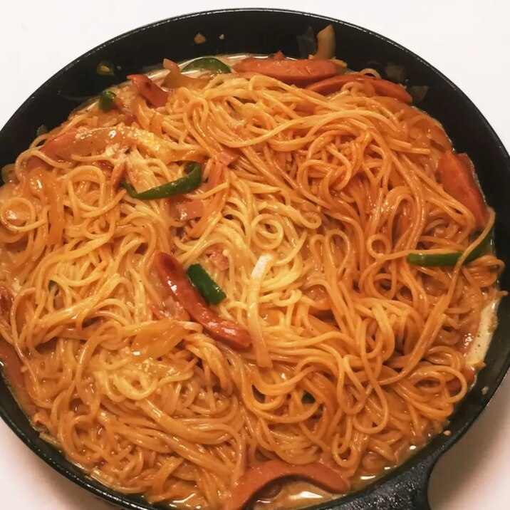 焼きそば麺で懐かしい感じの鉄板ナポリタン